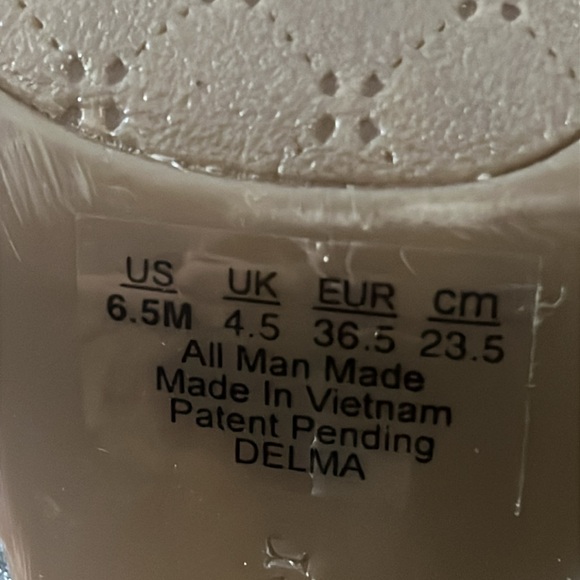 Naturalizer Sandals - Picture 4 of 5